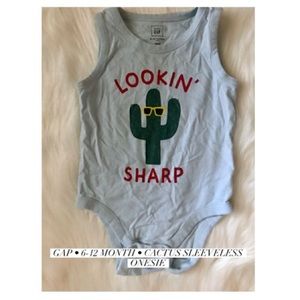 6-12 month baby boy Gap onesie
